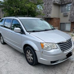 2010 Chrysler Town & Country