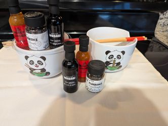 Two ramen bowl/spice kits