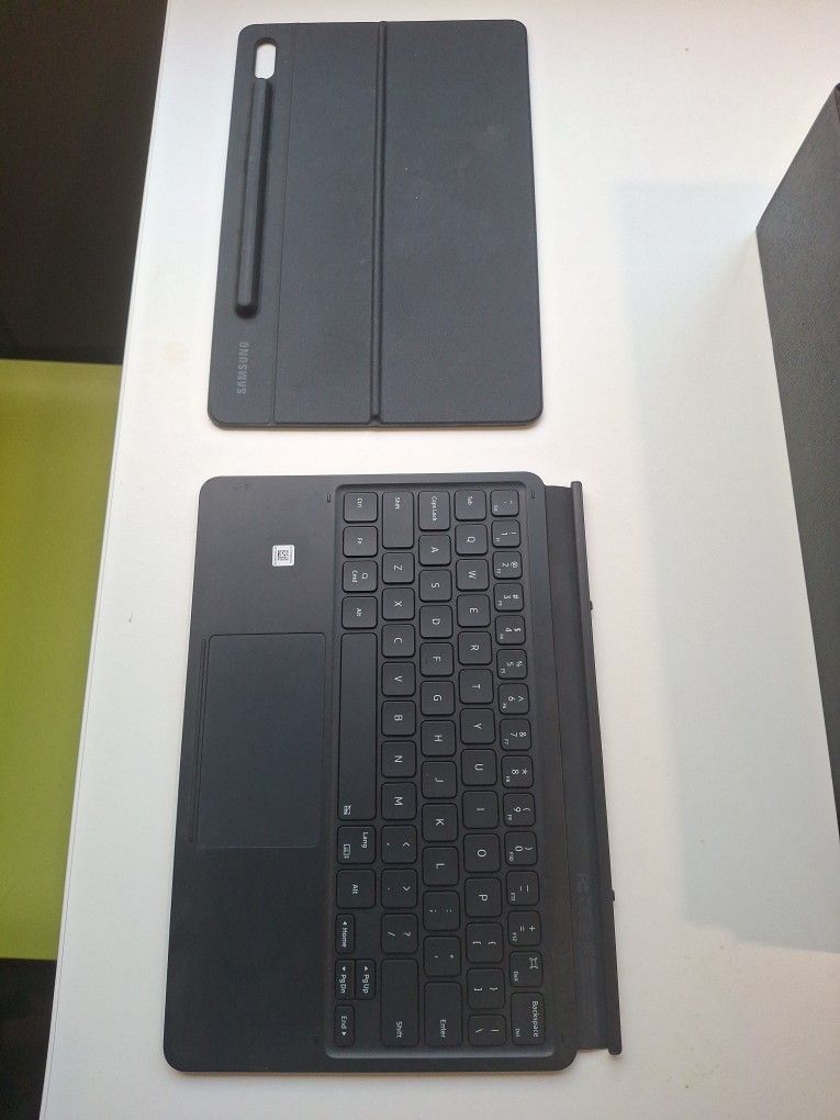 Original Samsung Galaxy Tab 11" S8, S7 Slim Book Cover Keyboard Black