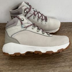 Columbia Waterproof Hiking Boots (Women’s size 7.5)