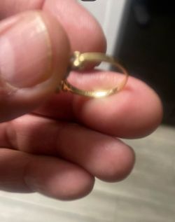 14K Ring With Sparkling Rocks