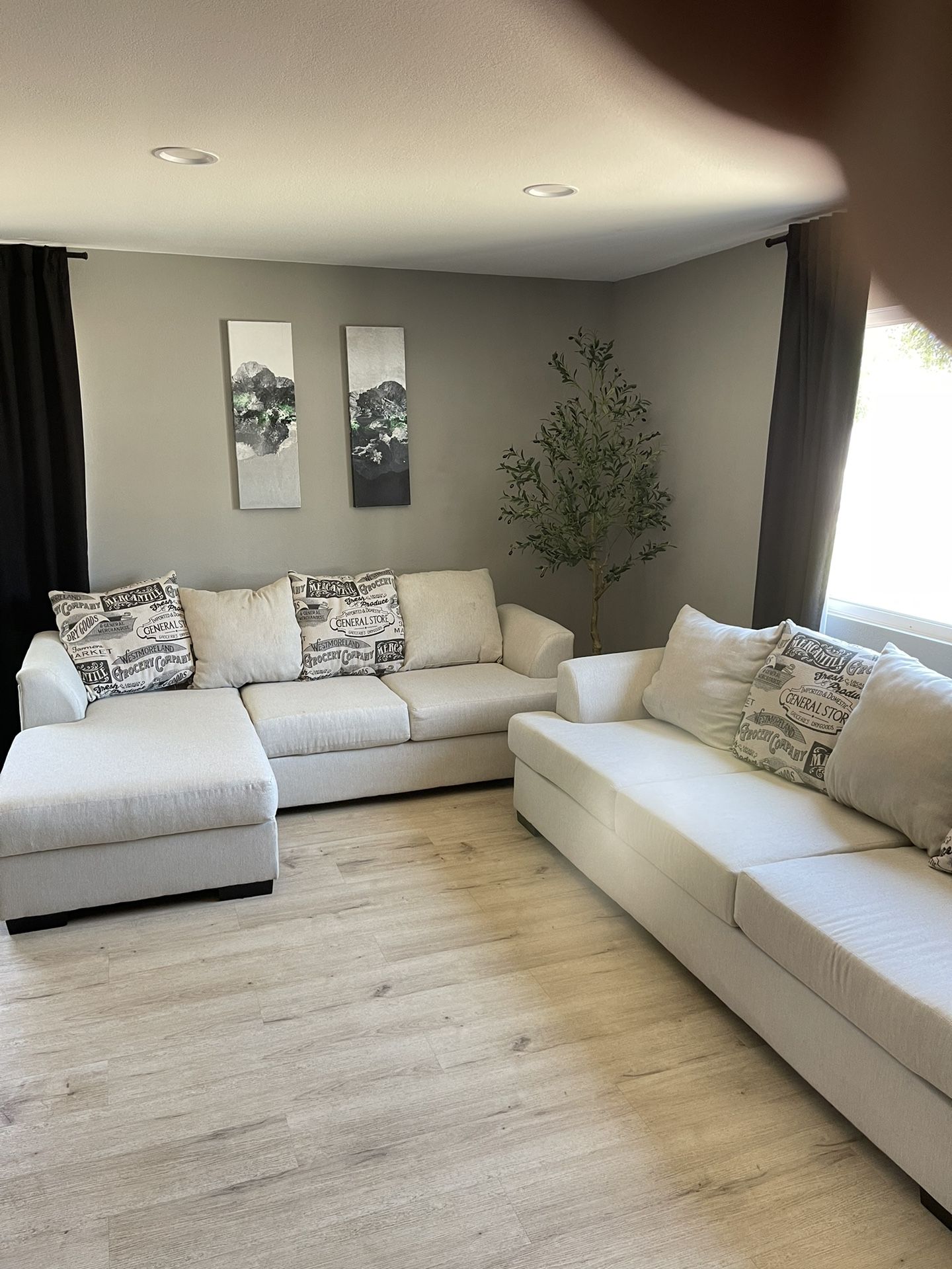Couches sofa Set $800