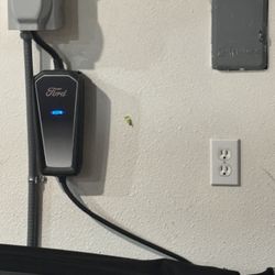 Ford OEM CAR CHARGING UNIT COMPLETE 