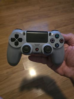 Playstation 4 controller 20th anniversary edition