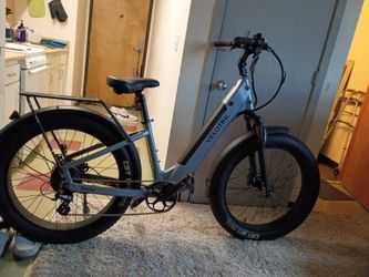 VELOTRIC ELECTRIC BIKE !! ONLY 275 MILES ON IT!!