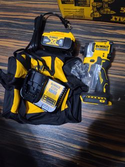 Dewalt 20v Atomic 3speed 1/4" Impact Driver Kit 