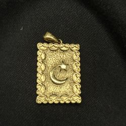Gold Pendant 