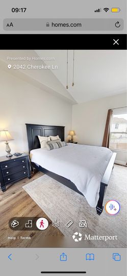 4 piece Cal King bed set for sale!!!!