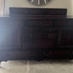 Dresser/Buffer