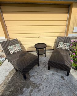 Zing patio furniture, almost brand new