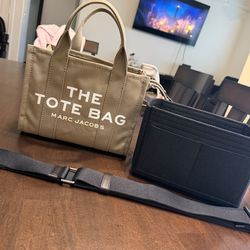 THE TOTE BAG