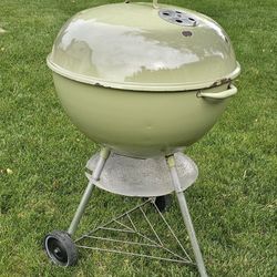 Vintage Weber 22" Avocado kettle grill BBQ 