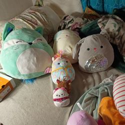 S Q U I S H M A L L O W S Pals Six In Total $5 Each