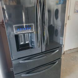 Kitchen Aid. W36 H69 D32