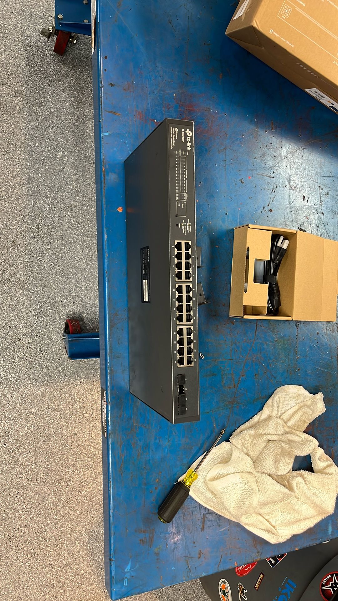 TP-Link 28 Port PoE Switch