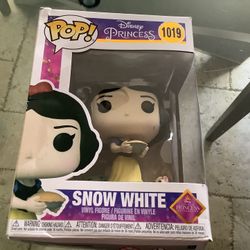 Funko Pop Disney Ultimate Princess Snow White 1019 with Protector