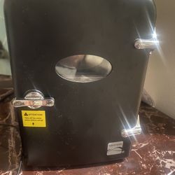 Small refrigerator 