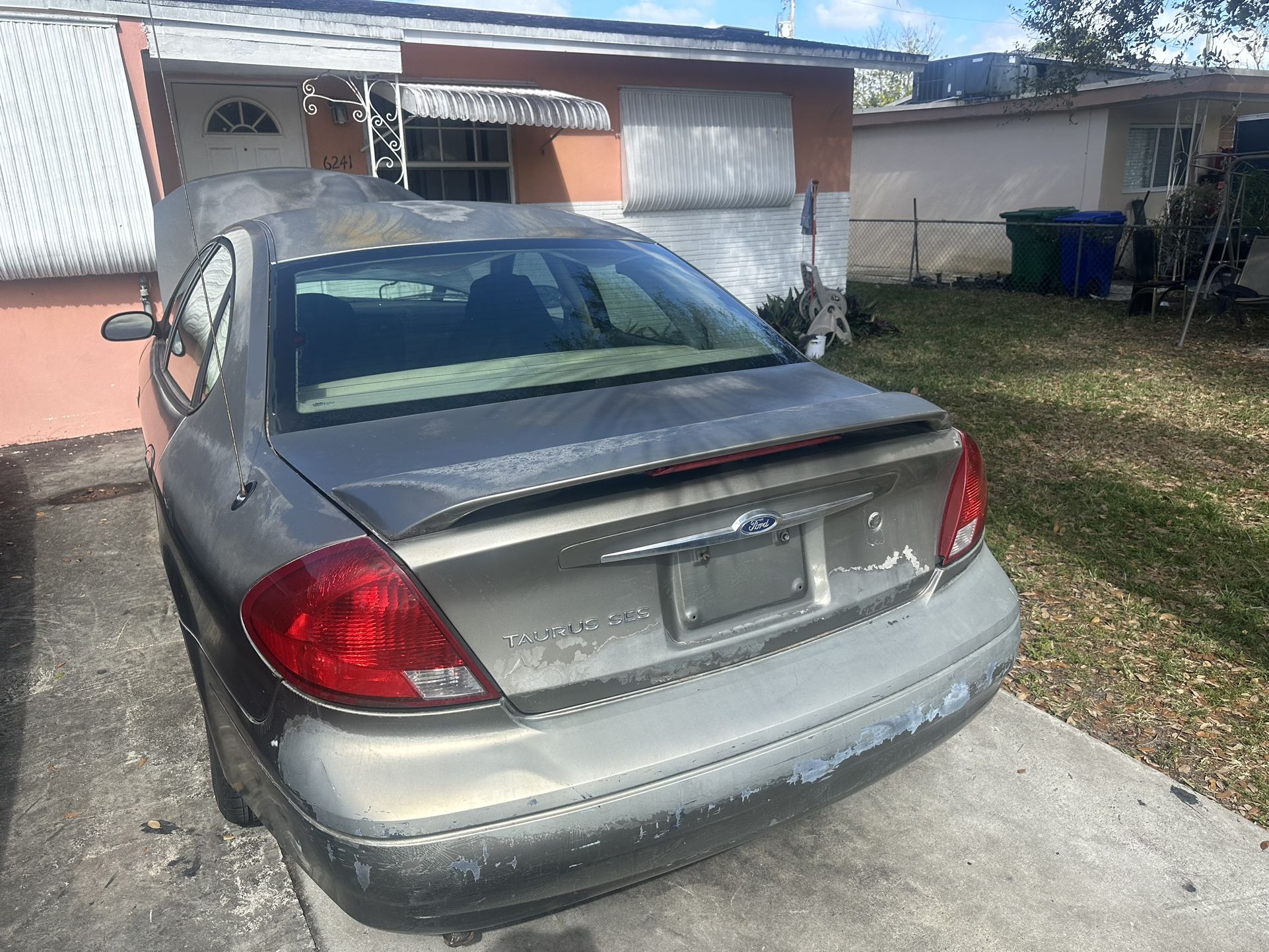 2002 Ford Taurus
