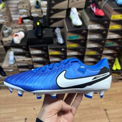 Nike Tiempo Legend 10 Soccer Cleats Blue Size 9.5 Mens