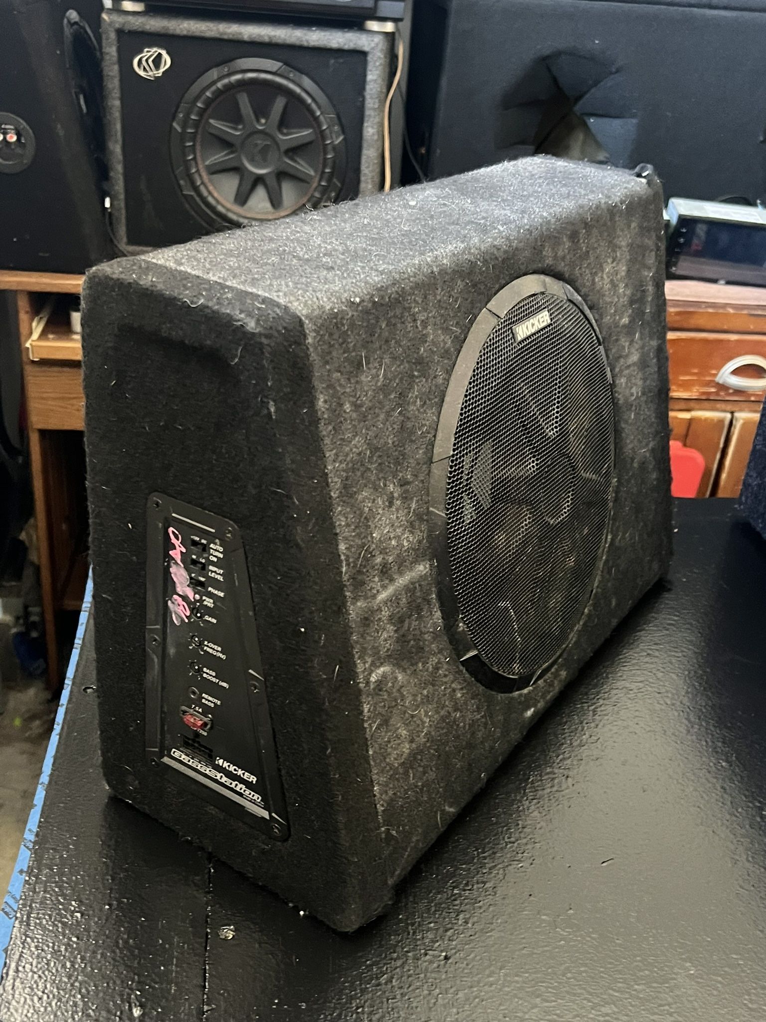 Kicker 10in Subwoofer With Amplifier Built In