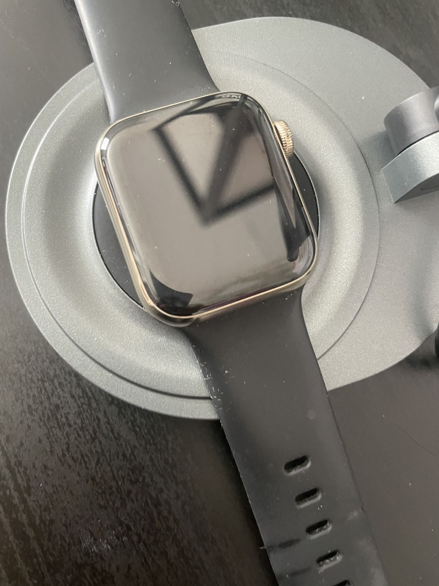 Apple Watch Series 6 - 40mm Stainless Steel