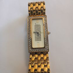 Freedom look quartz watch need battery working