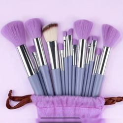 New 13 piece makeup brushes NUEVOS 13 piezas de brochas para maquillaje 