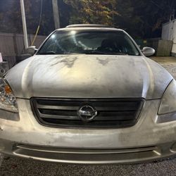 Nissan Altima V6 Sedan