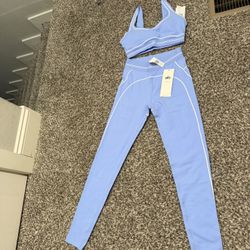 Alo Baby Blue 2-Piece Set (Size Small) – Brand New 🩵