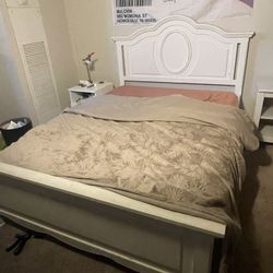 Single bed, with mattress and side tables