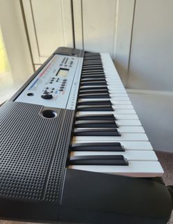 Yamaha piano new YPT-260, 61 keys keyboard synth
