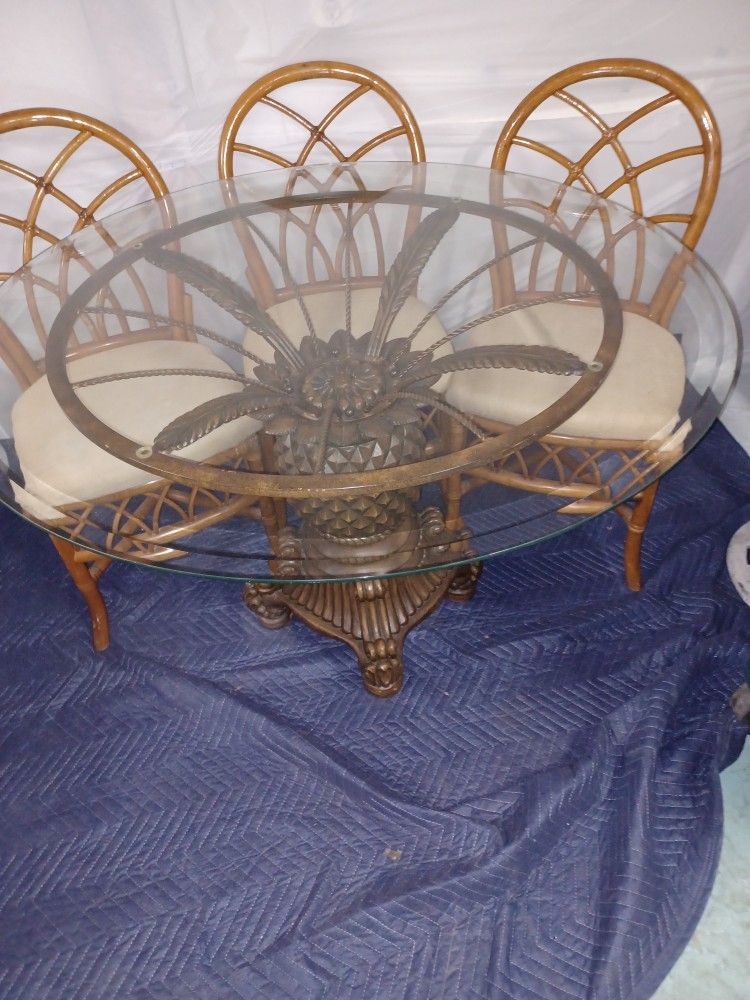 Pineapple Table And Three Chairs Beautiful