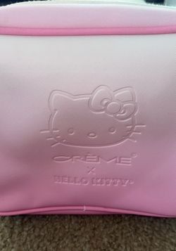 New HELLO KITTY crème makeup bag