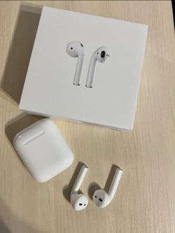 Apple AirPods with Charging Case