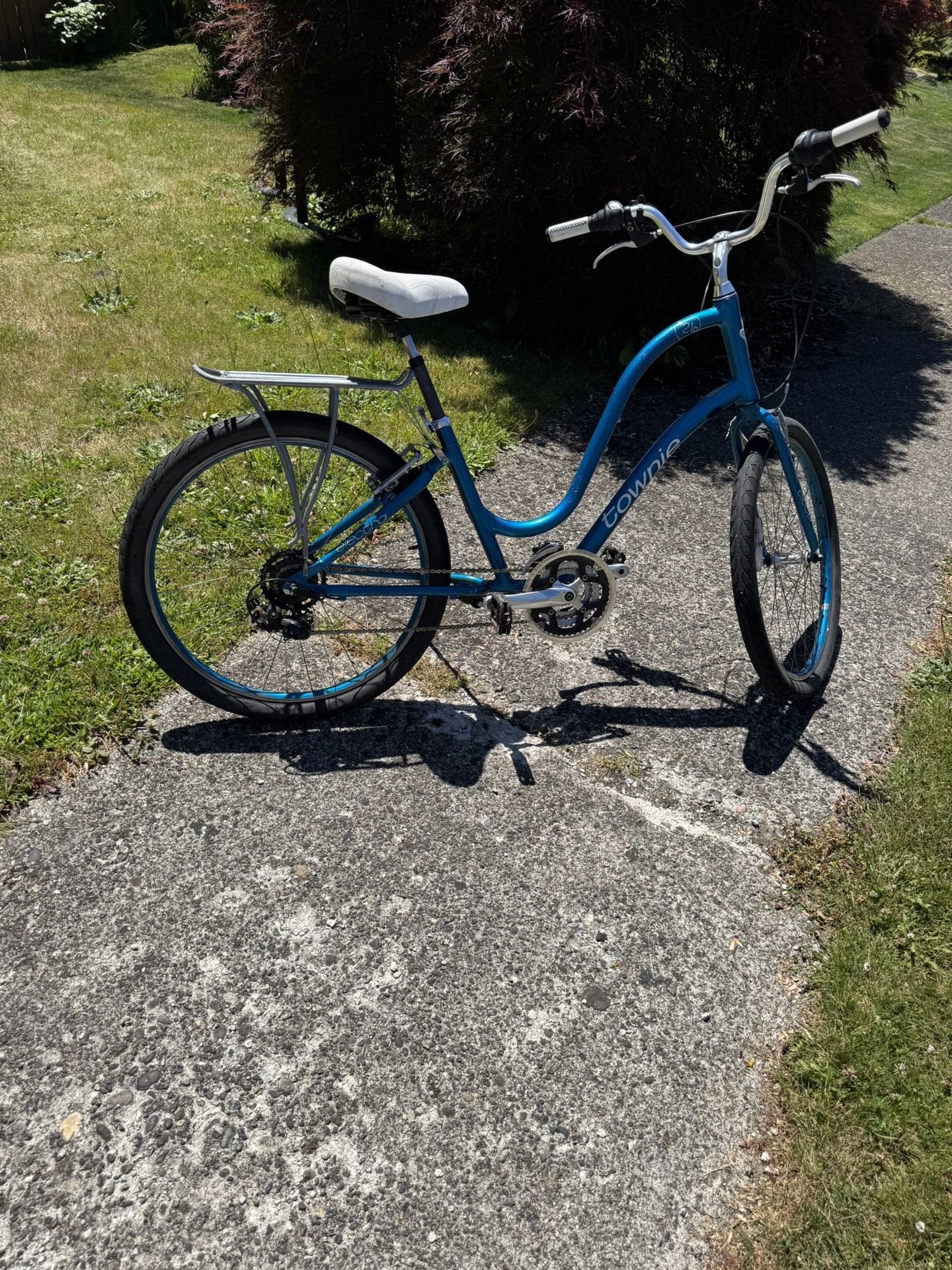 Townie 21D Step-Through Women's Bike
