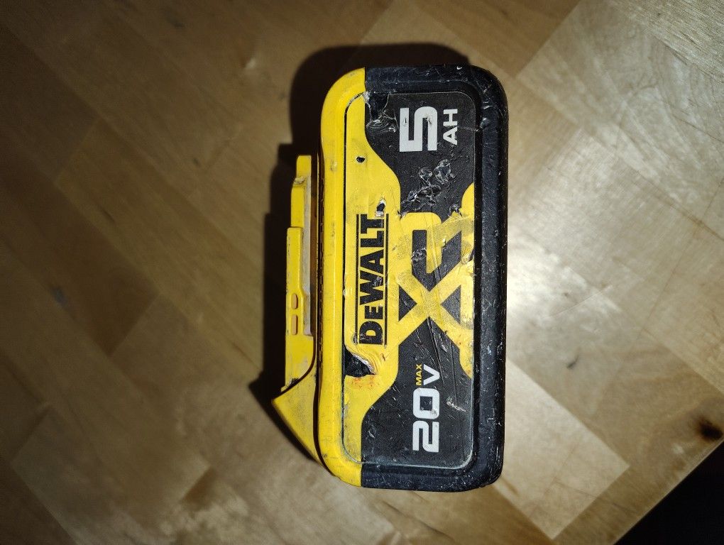 DEWALT 20 VOLT 5ah BATTERY