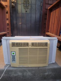 Frigidaire 5,000 BTU Air Conditionerr