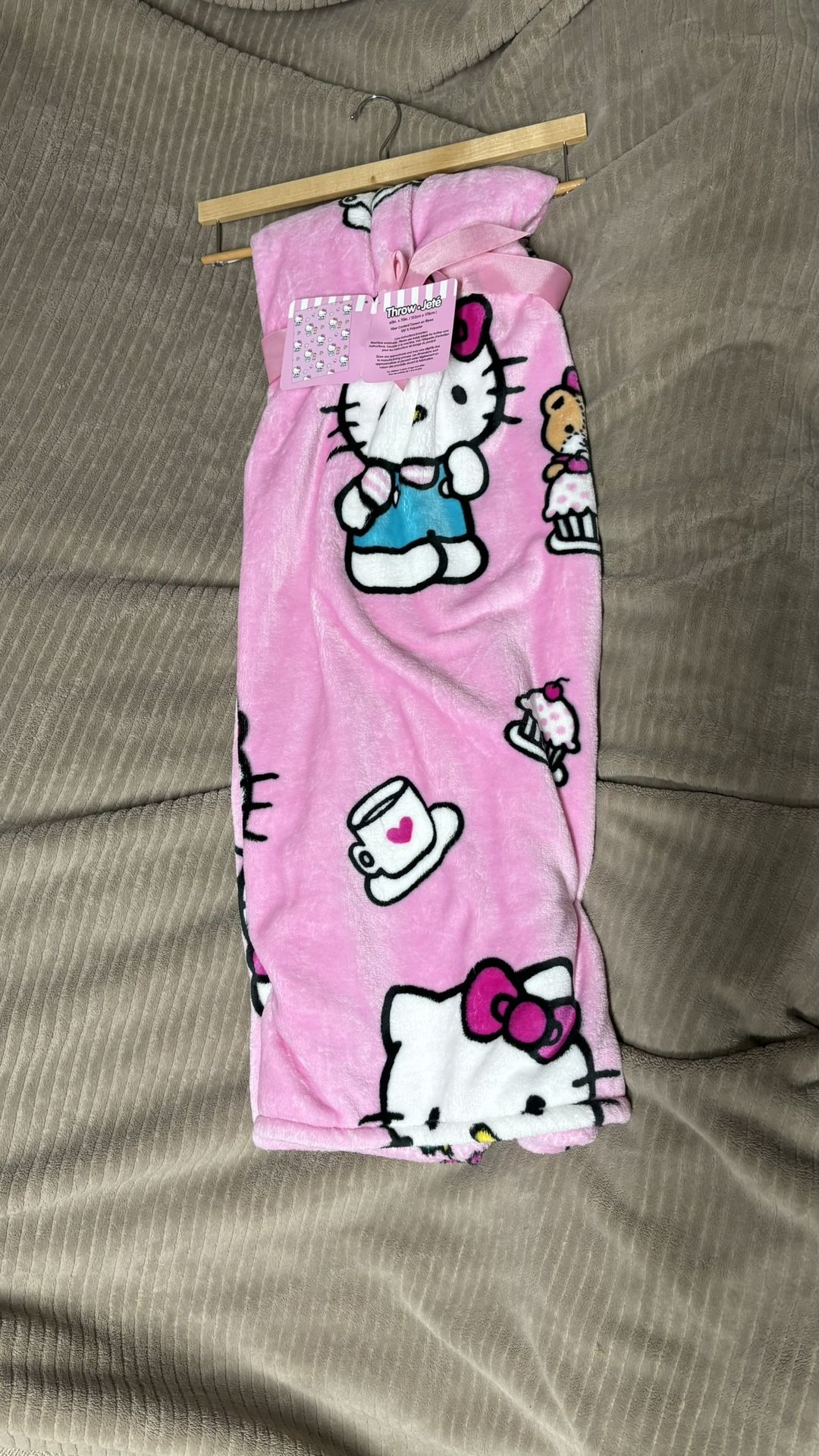 hello kitty blanket