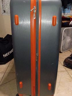 Nautica 30 " suit case