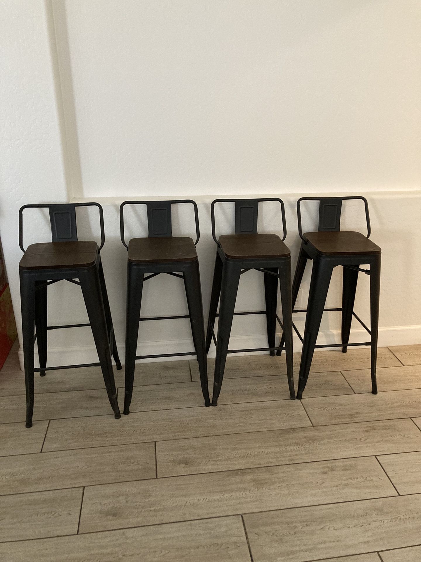 4 Metal Bar Stools