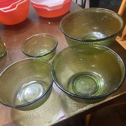 Set Of 4 Vintage Bartlett Bowls 