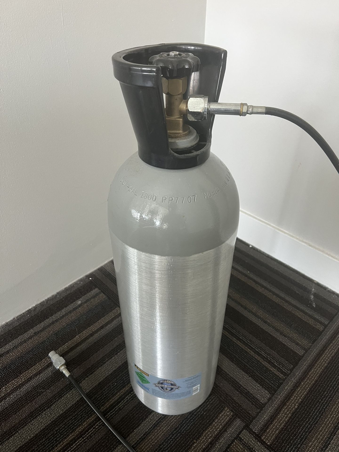 20lb Co2 Tank With Soda stream Fizz Attachment