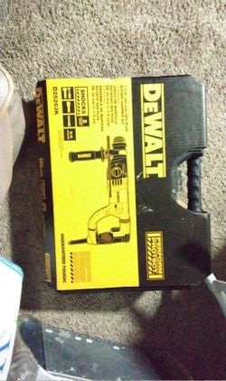 Dewalt 1 1/8" SDS Plus rotary hammer kit