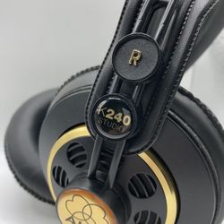 Studio headphones