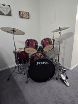 TAMA Imperialstar Drum Set