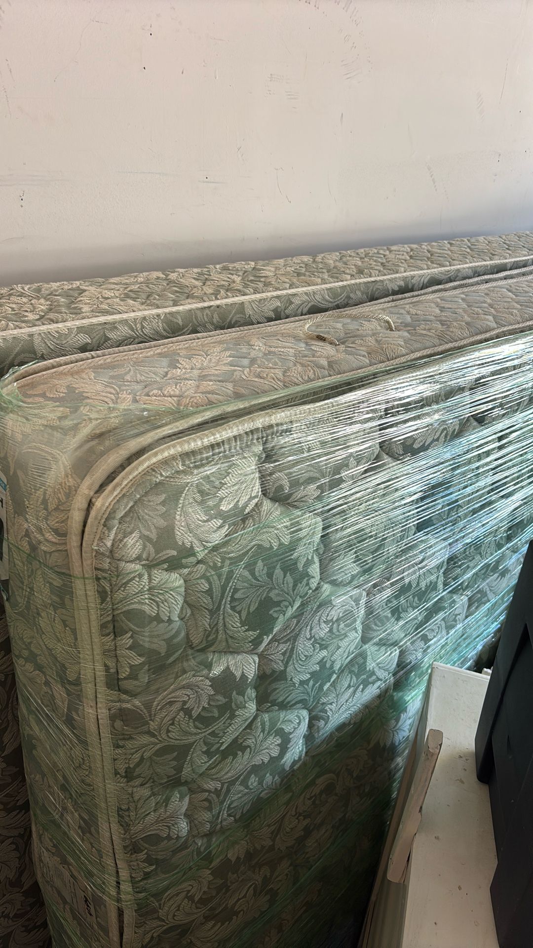 Mattress/Box Spring QUEEN