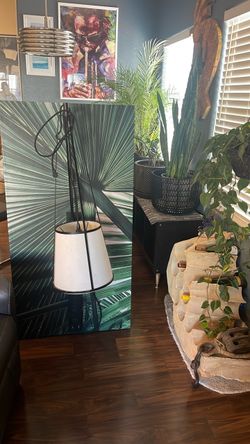 Mounted wall light on art
