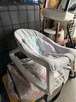 Infant rocker & bouncer