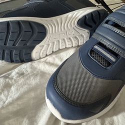 Boy’s Shoes, Size 5