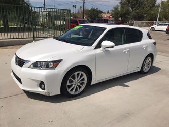 2013 Lexus CT200h hybrid